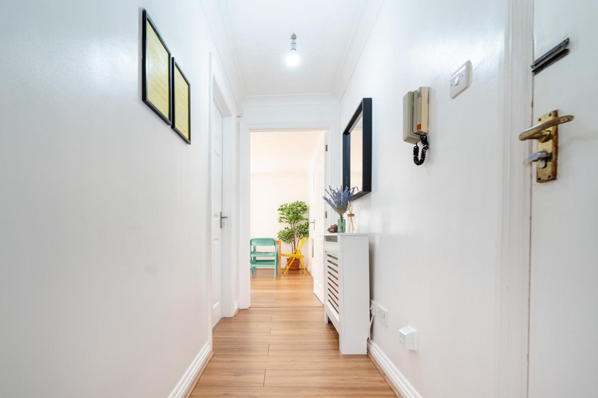 Bright And Spacious Flat With Free Parking London Eksteriør billede